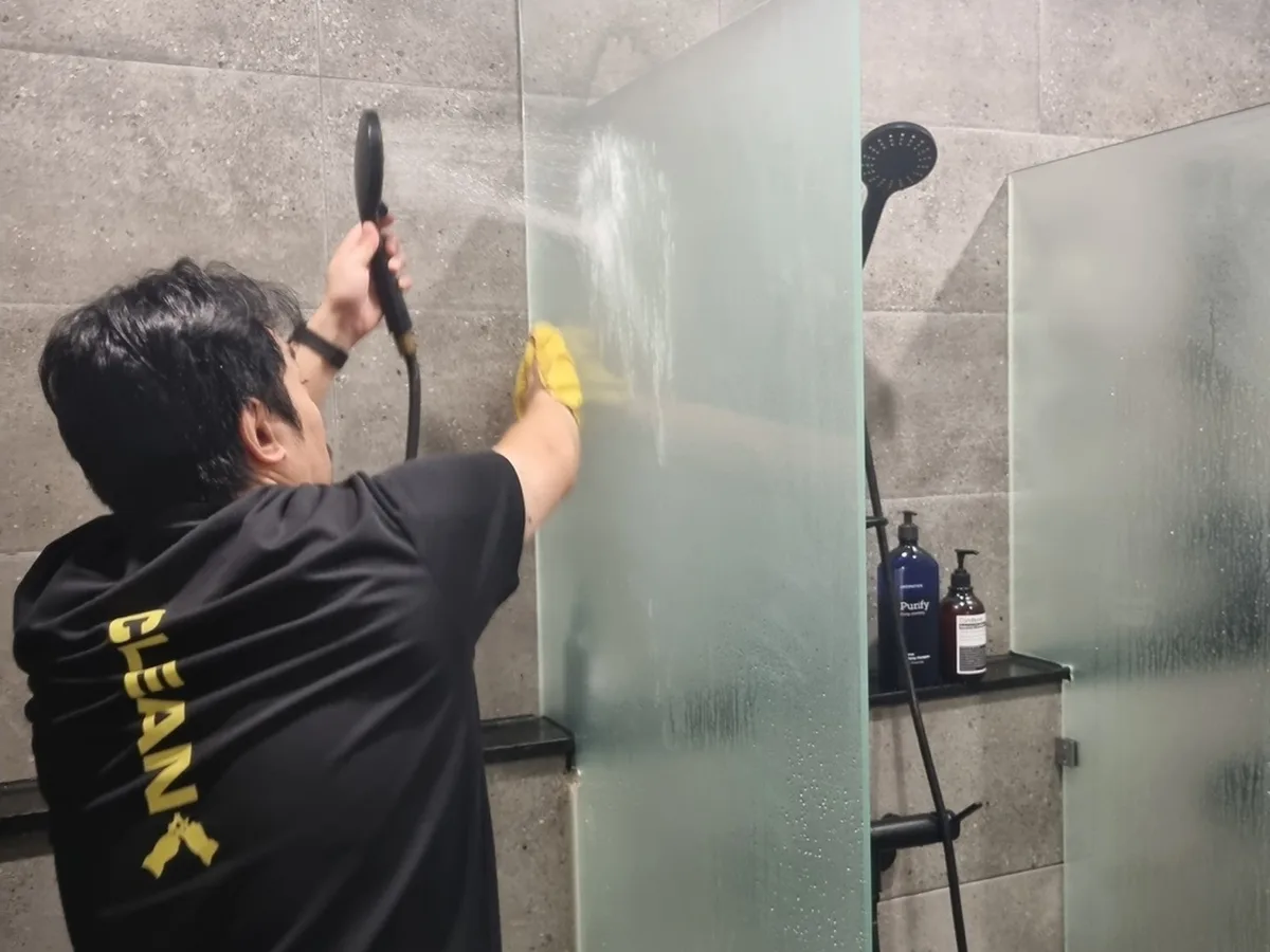 고양시 덕양구 강매동 헬스장 복도·대기 동선 야간 위생청소 사례 - 행진크린