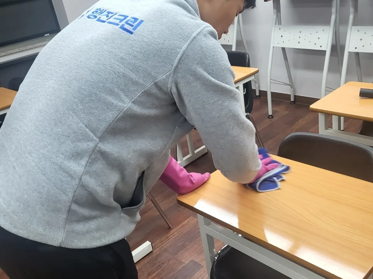 구리시 교문동 유치원 책걸상 교실 위생청소 사례 - 행진크린