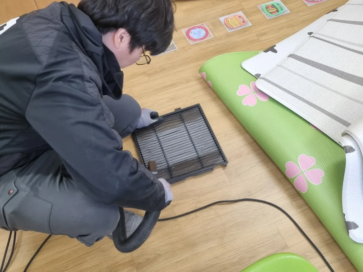 가평군 상면 놀이방 낮잠실 장비 주변 정밀 위생청소 사례 - 행진크린
