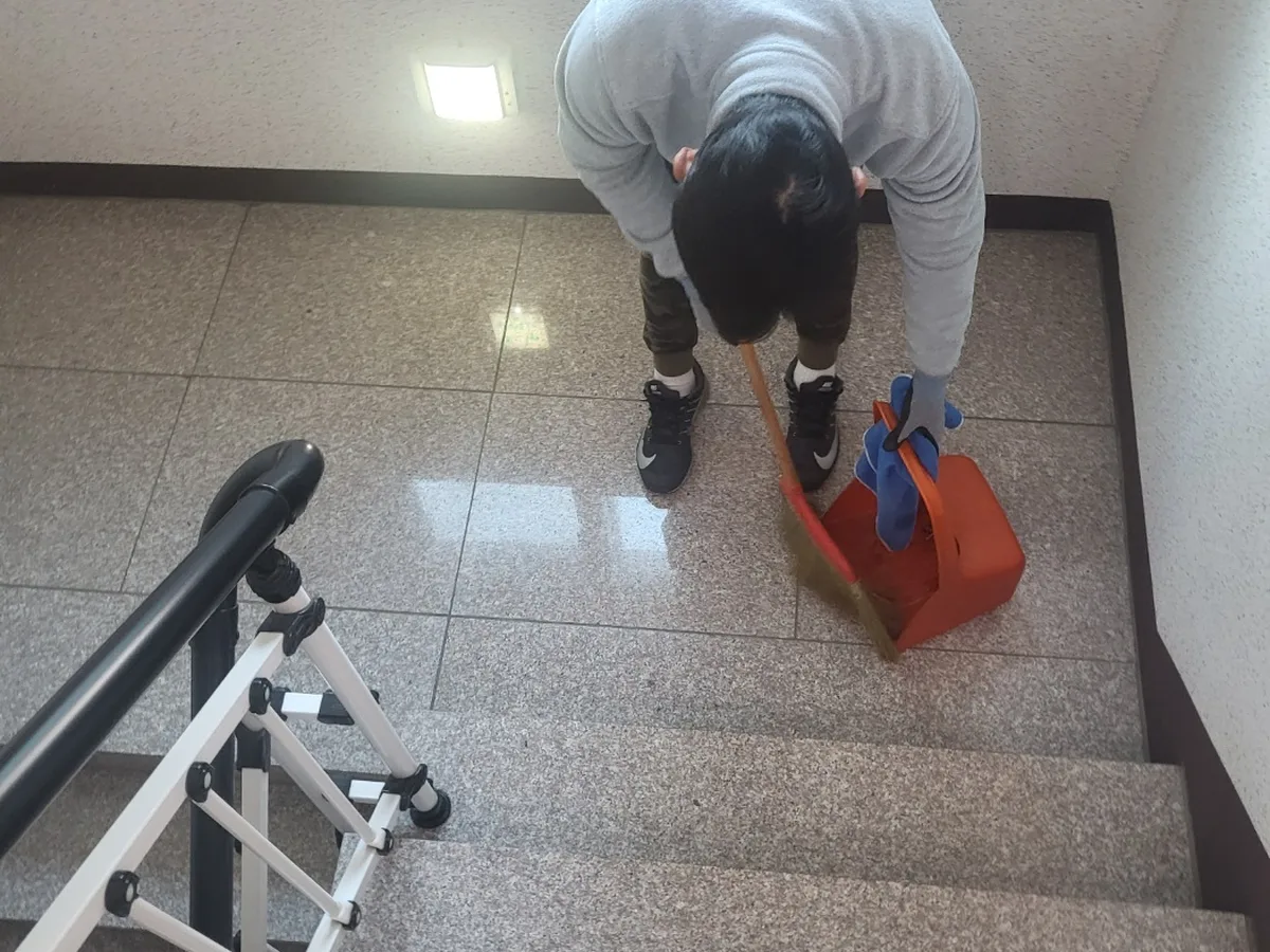 동두천시 보산동 오피스 기계실 장비 주변 정밀 위생청소 사례 - 행진크린